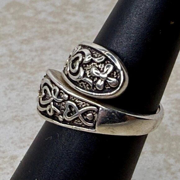 R.J. Graziano Sterling Silver Wrap Ring Size 5 Adjustable Floral Heart - Picture 3 of 5